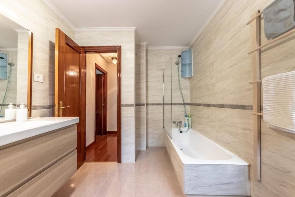 Acogedor Piso En Santurtzi .Parking Privado Apartment Ngoại thất bức ảnh